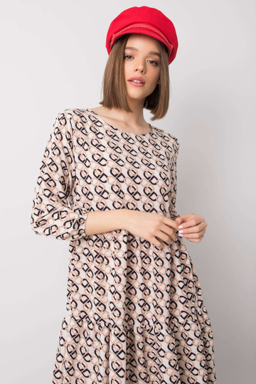 Ecru kleita ar volāniem... 2