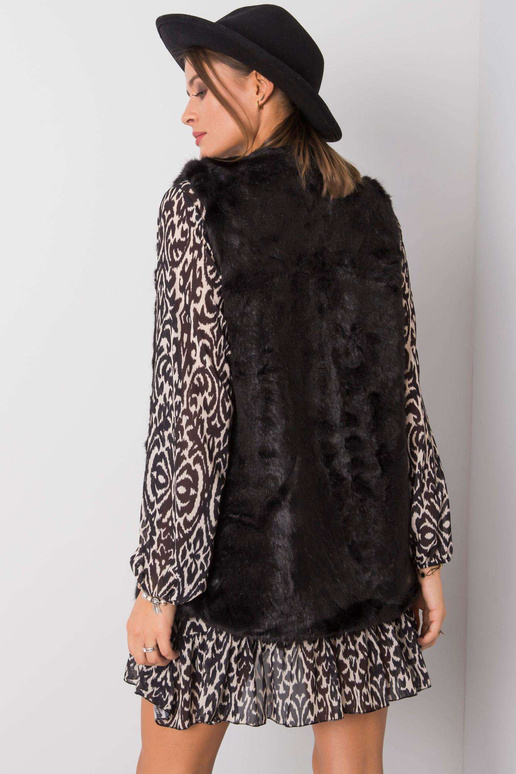 Kristīne Melnā veste