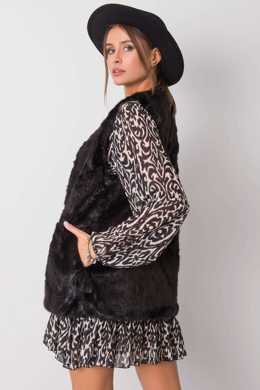 Kristīne Melnā veste