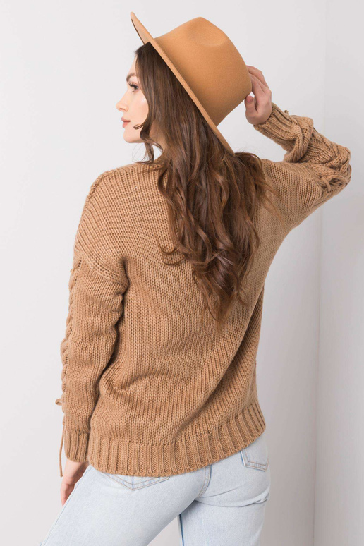 Betsy kamieļu džemperis