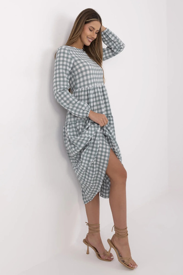 Piparmētru rūtainā kleita...