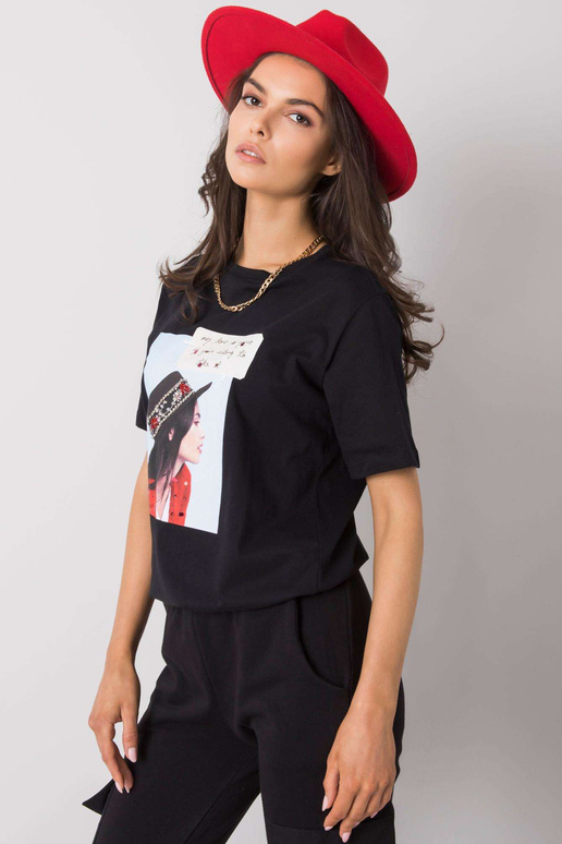 Melns T-krekls ar ziemeļu aplikāciju