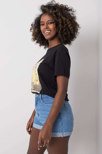 Melns T-krekls ar Yuna...