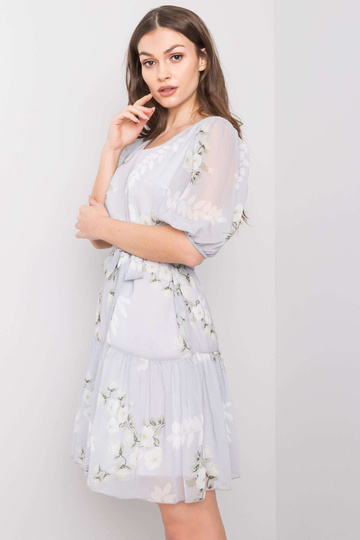 Emīlijas pelēkā kleita