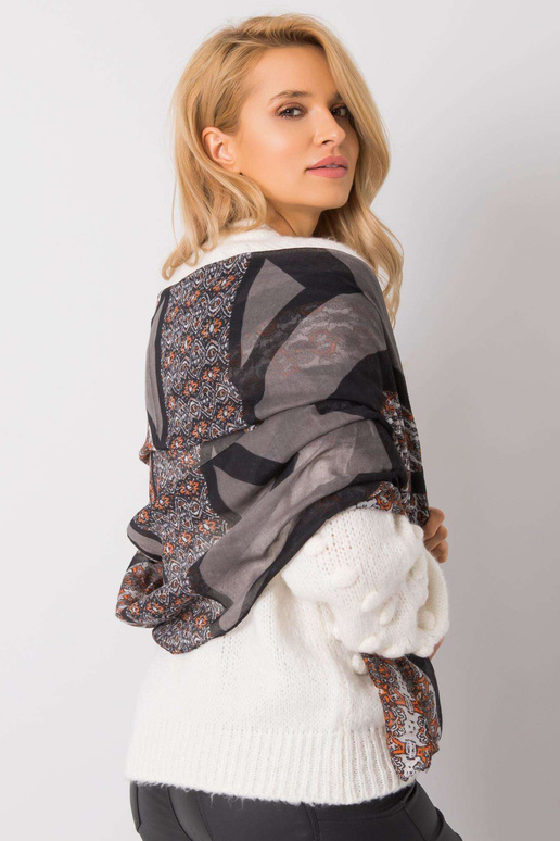 Melna un oranža raksta šalle