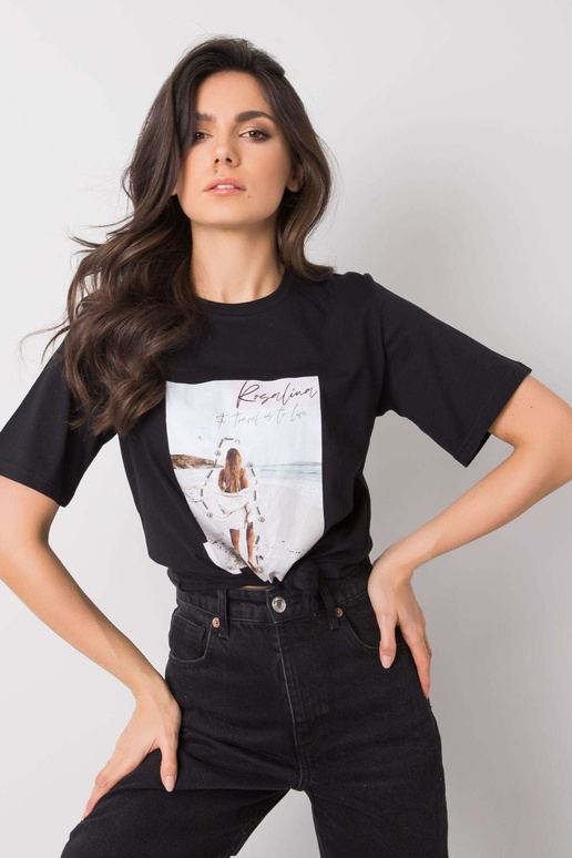 Melns T-krekls ar ceļojumu apdruku