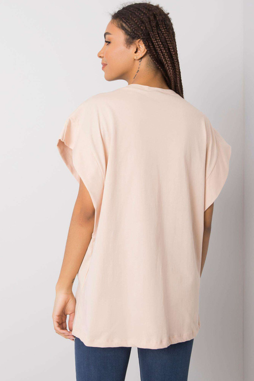 Persiku krāsas t-krekls ar kaklarotu... Persiku krāsas t-krekls ar kaklarotu...