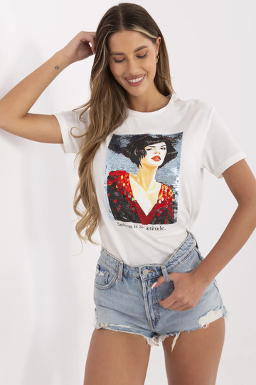 Balts T-krekls ar Alaine...