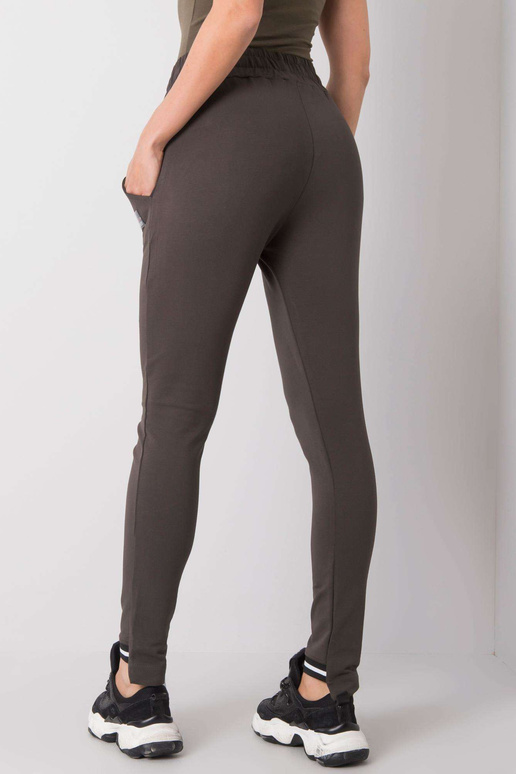 Tumšas haki krāsas bikses no Luciana Tumšas haki krāsas bikses no Luciana