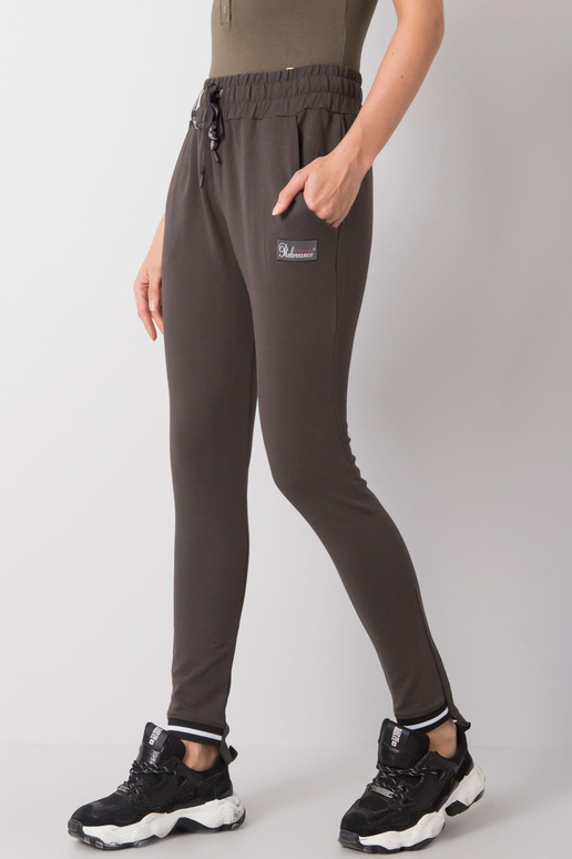 Tumšas haki krāsas bikses no Luciana Tumšas haki krāsas bikses no Luciana