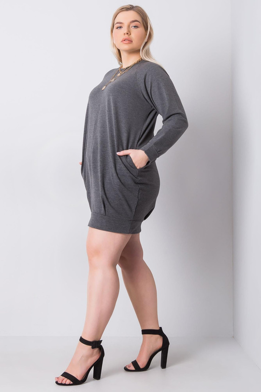 Tumši pelēka melanža liela izmēra... Tumši pelēka melanža liela izmēra...