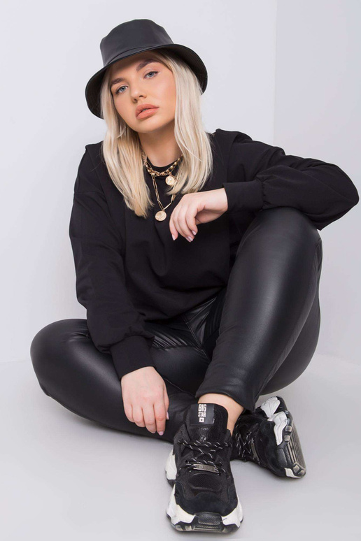 Melns liela izmēra sporta krekls...