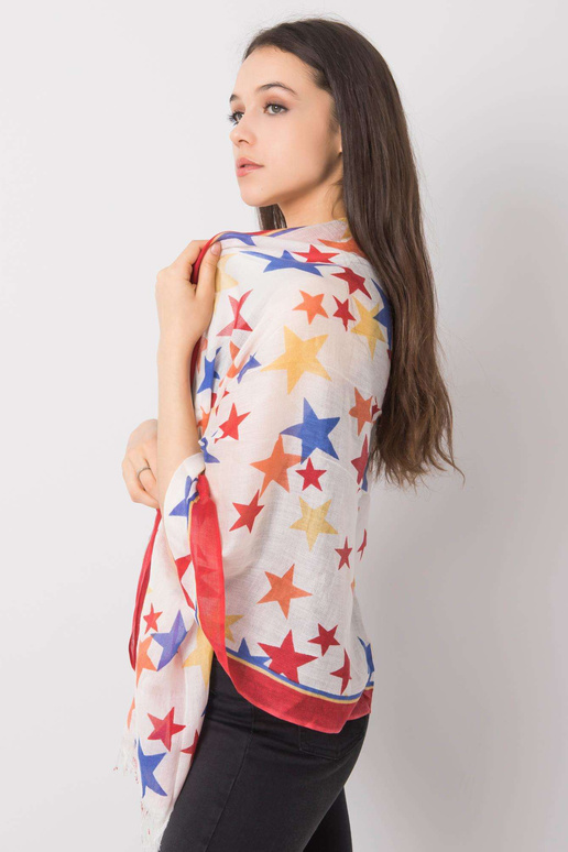 Sarkana šalle ar zvaigžņu apdruku