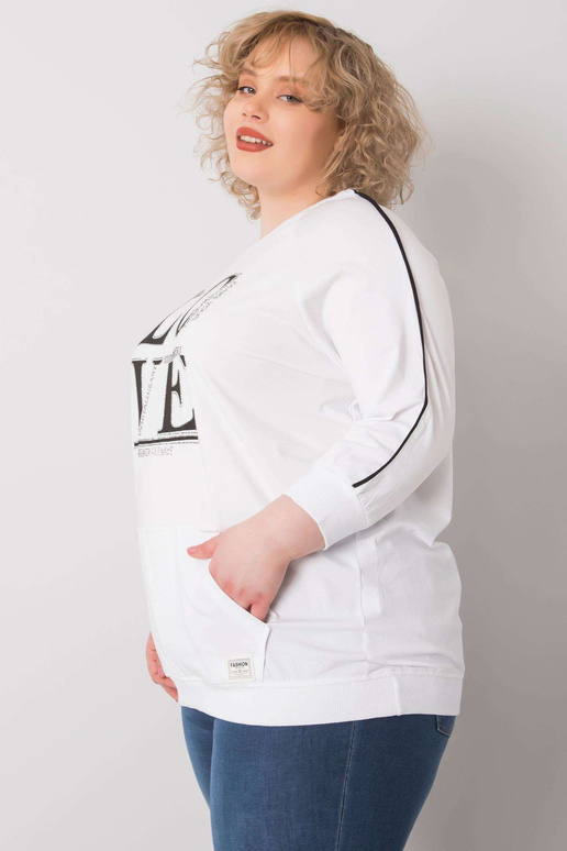 Balta plus izmēra blūze ar kabatu Meg