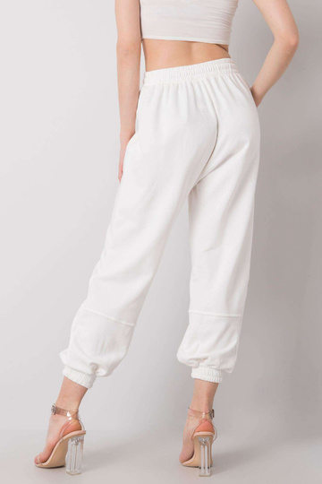 Baltas jūnija treniņbikses 2