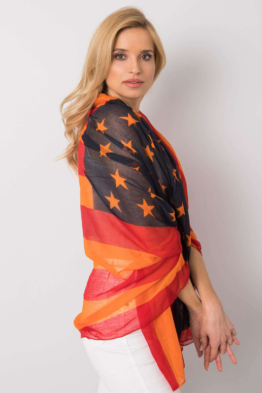 Sarkanīgi oranžs iesaiņojums ar apdruku