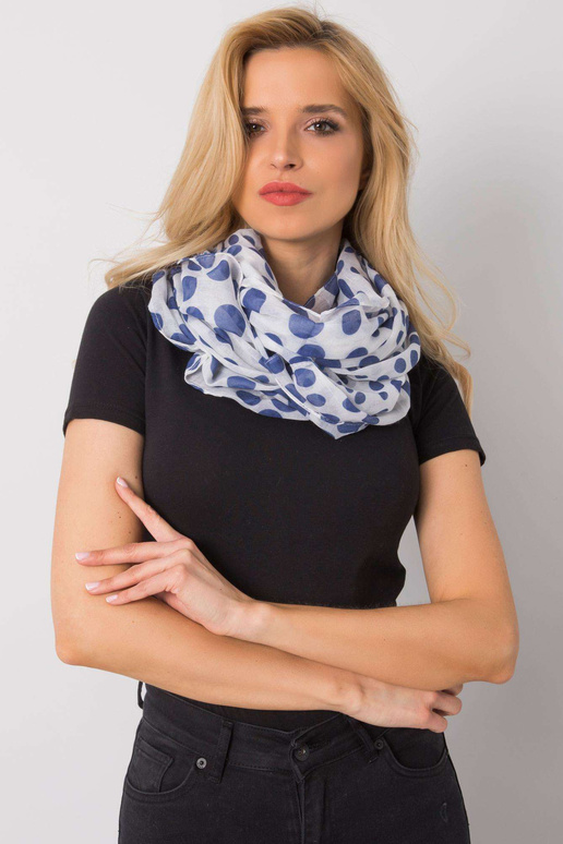 Balts-tumši zils skurstenis ar rakstiem