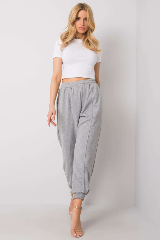 Pelēkas treniņbikses jūnijs