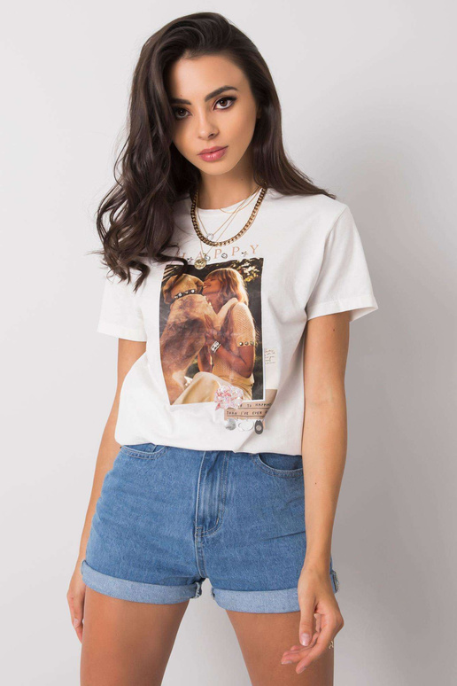 Balts T-krekls ar Rozālijas aplikāciju