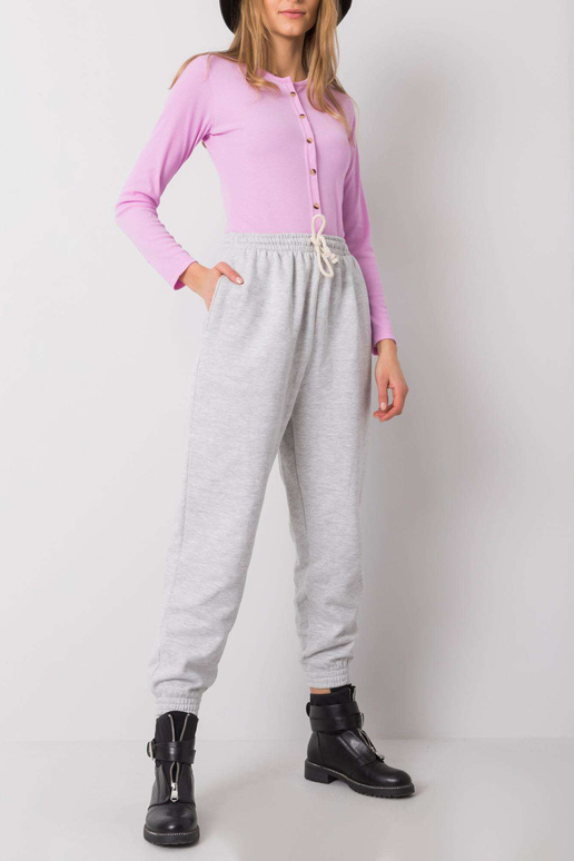 Pelēkas treniņbikses Anette TU MANI... Pelēkas treniņbikses Anette TU MANI...