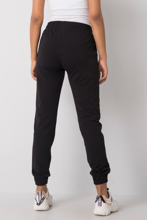 Melnas Sawyer sporta bikses