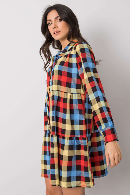 Jendayi sarkana un zila rūtaina kleita