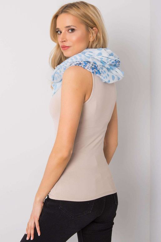 Balts un zils skurstenis ar rakstiem