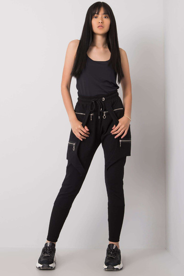 Megana Melnas sporta bikses 2