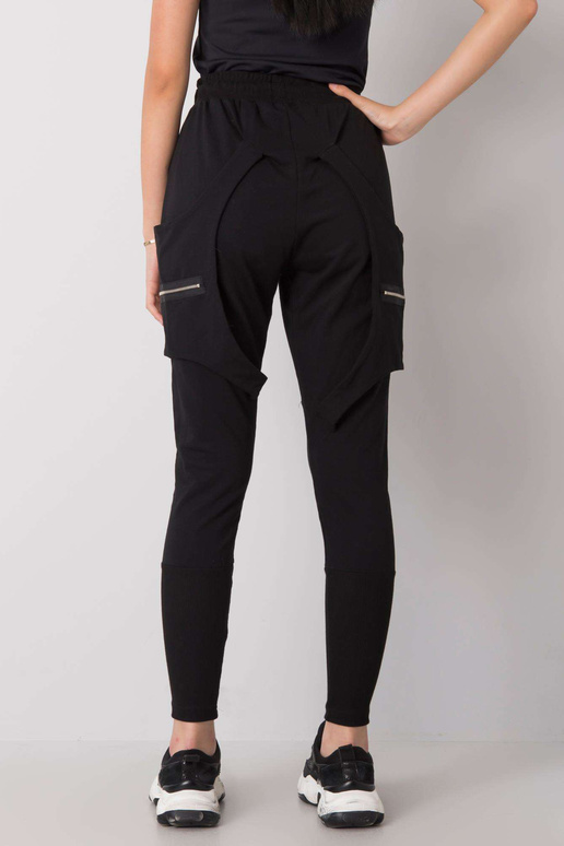 Megana Melnas sporta bikses