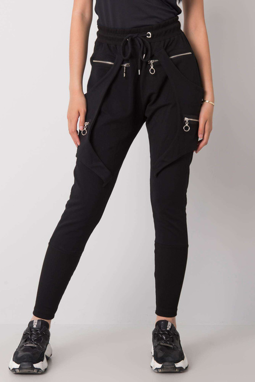 Megana Melnas sporta bikses