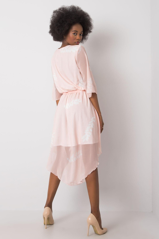 Yareli gaiši rozā kleita Yareli gaiši rozā kleita