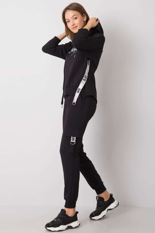 Melnas klaretes komplekts Melnas klaretes komplekts