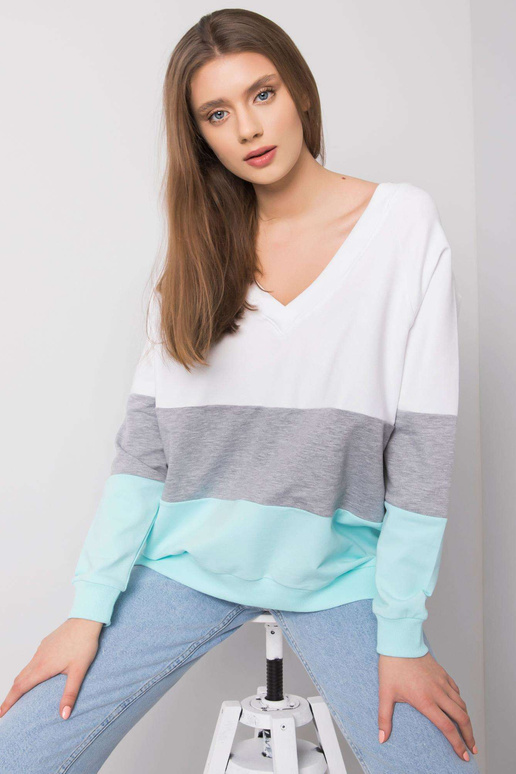 Balts un piparmētru sporta krekls... Balts un piparmētru sporta krekls...