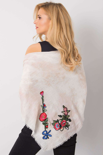 Bēša šalle ar svītrām