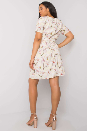 Liela izmēra kleita ar...