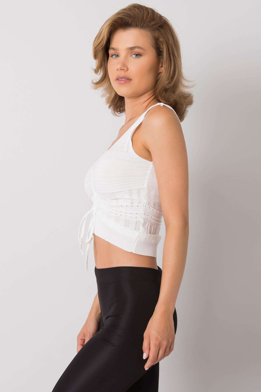 Balts trikotāžas tops ar Astrīdas ribiņu
