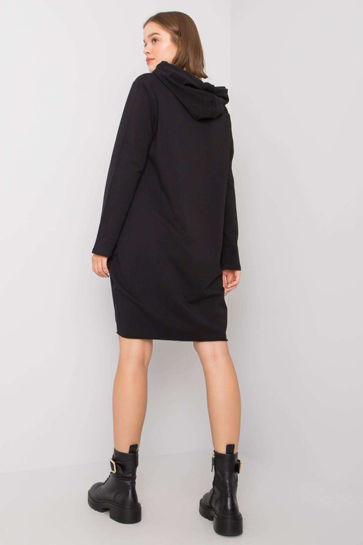 Aldila kleita ar melnu kapuci