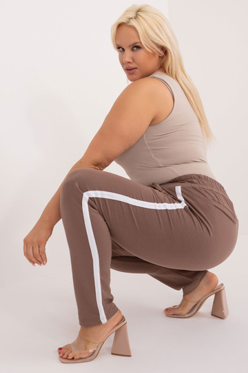 Kairi liela izmēra brūnas...