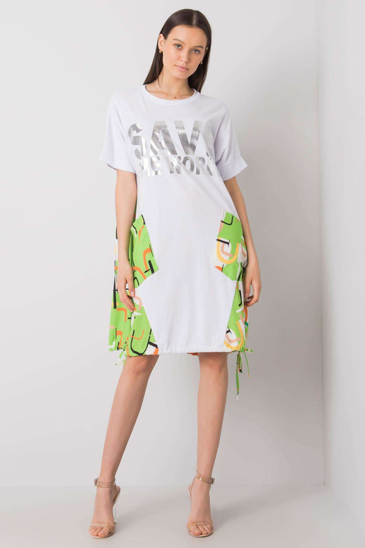 Balta un zaļa kleita ar Ebba uzrakstu