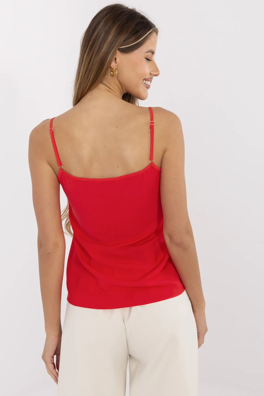 Sarkans tops ar mežģīnēm Alena