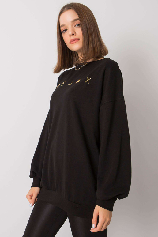 Melns sporta krekls ar uzrakstu Adelynn