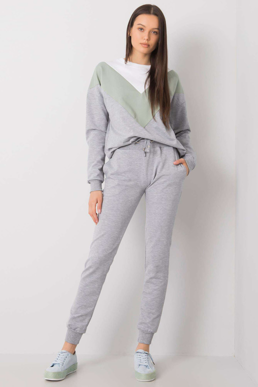 Pelēks-pistāciju krāsas sporta tērpa... Pelēks-pistāciju krāsas sporta tērpa...