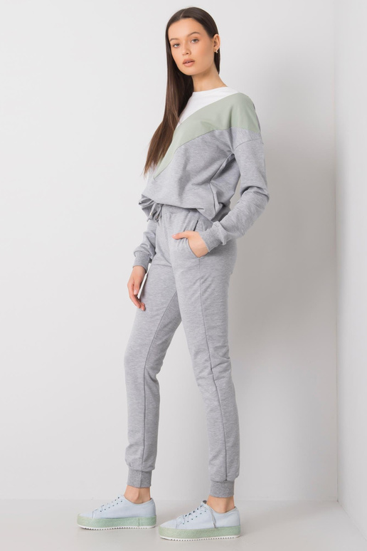 Pelēks-pistāciju krāsas sporta tērpa... Pelēks-pistāciju krāsas sporta tērpa...