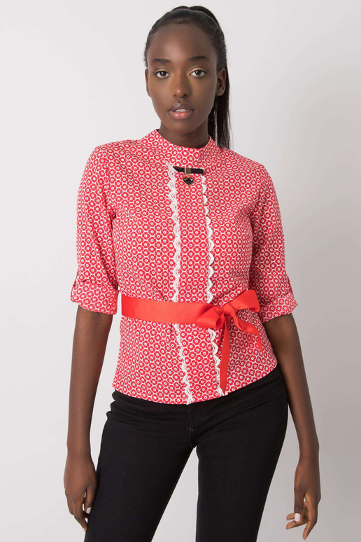 Balta un sarkana blūze ar Tiana rakstiem