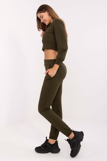 Haki krāsas ikdienas...