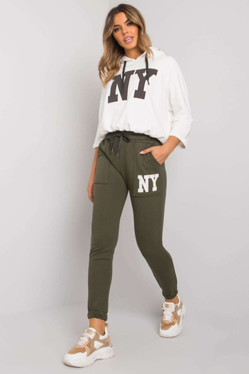 Balts-khaki ikdienas... 2