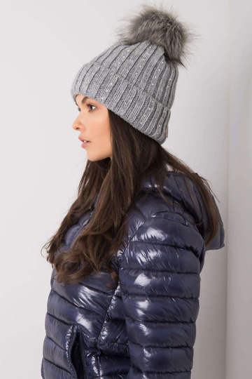 Pelēka ziemas cepure ar... 2