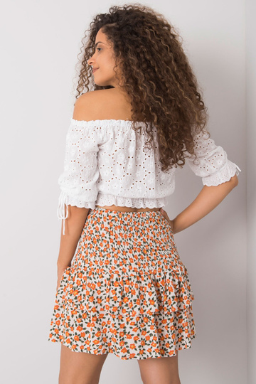 Balti un oranži plūksnās... 2