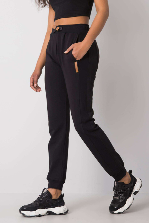 Alivia Melnas sporta bikses