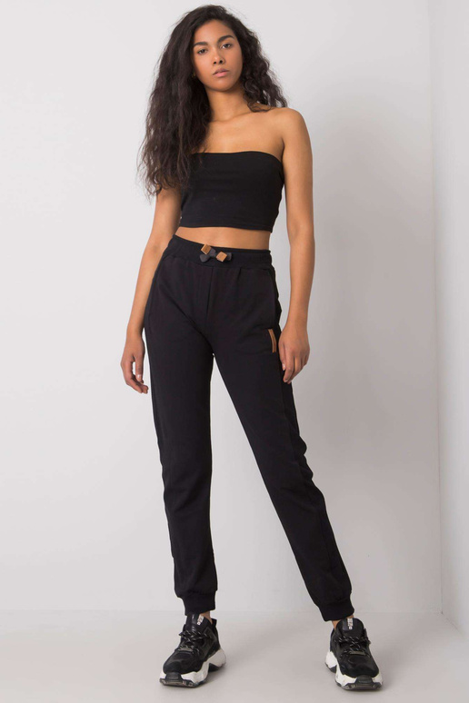 Alivia Melnas sporta bikses